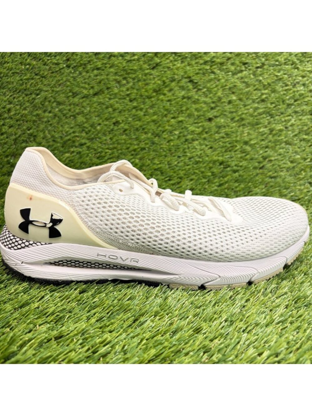 Under Armour HOVR Sonic 4 Mens Size 11.5 White Athletic Running Shoes Sneakers